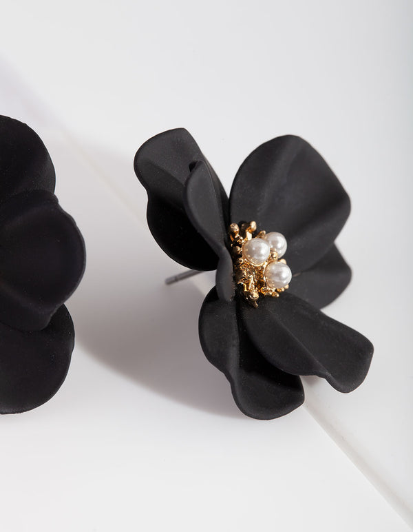 Black Pearl Flower Stud Earrings