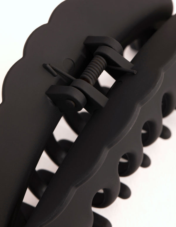 Black Scalloped Edge Claw