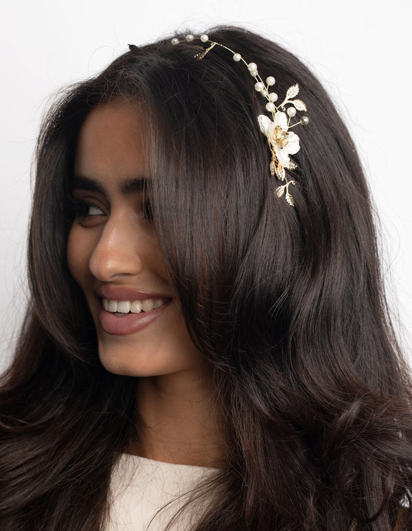 Pearlised Flower Hair Drape