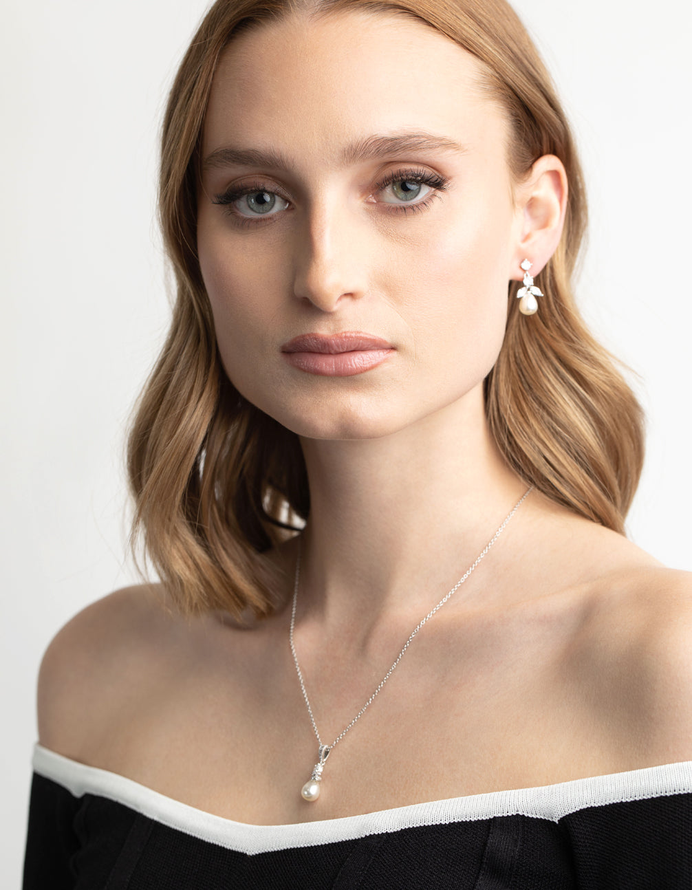 Silver Diamond Simulant Flower Pearl Necklace & Earrings Set
