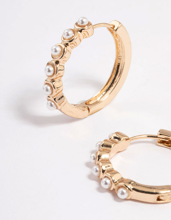 Gold Medium Dotted Pearl Huggie Earrings