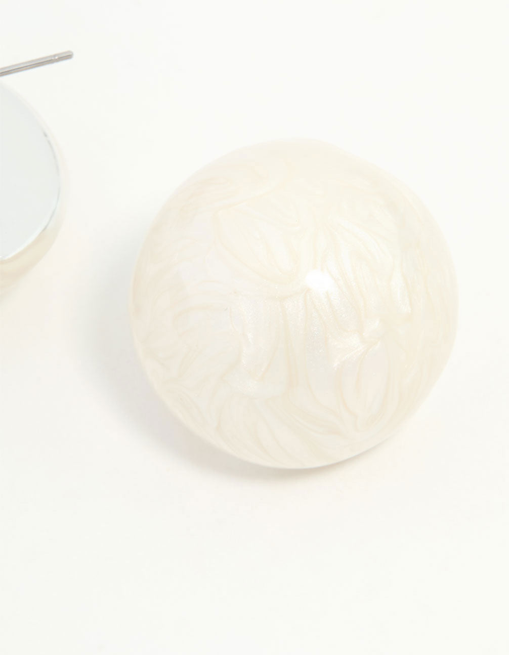 Cream Marbled Pearl Ball Stud Earrings
