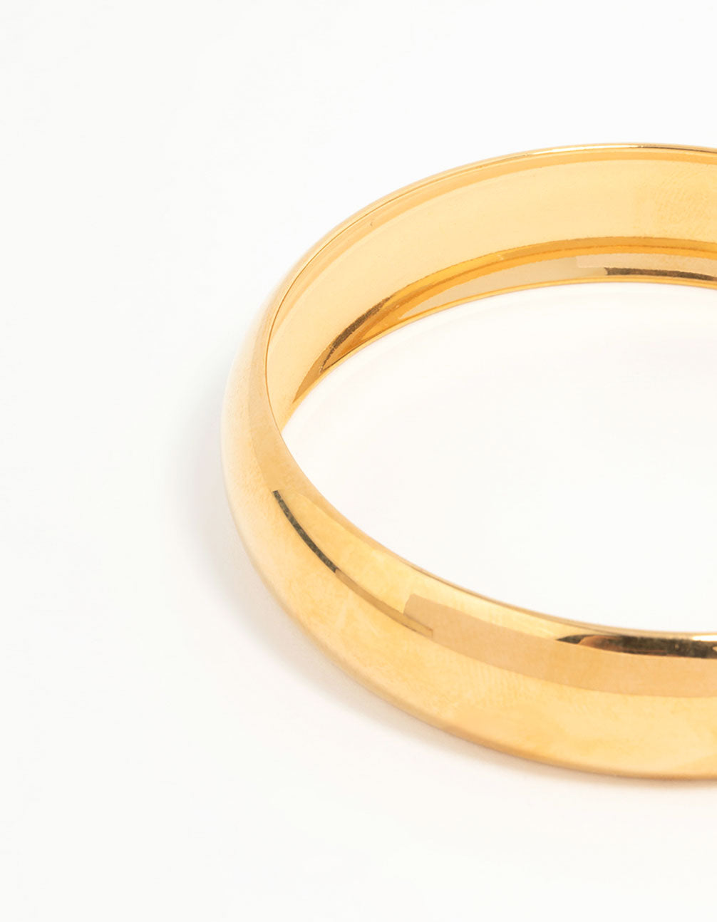 Crafted from waterproof gold plated stainless steel bubble bangle closure detail view