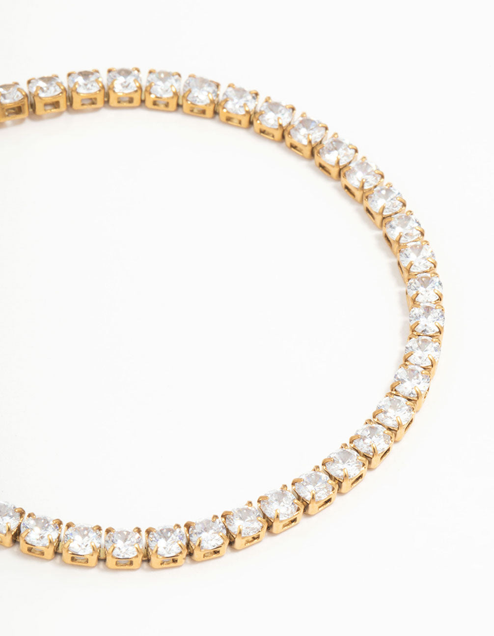 Showcasing a waterproof tennis bracelet in stainless steel and cubic zirconia close up view