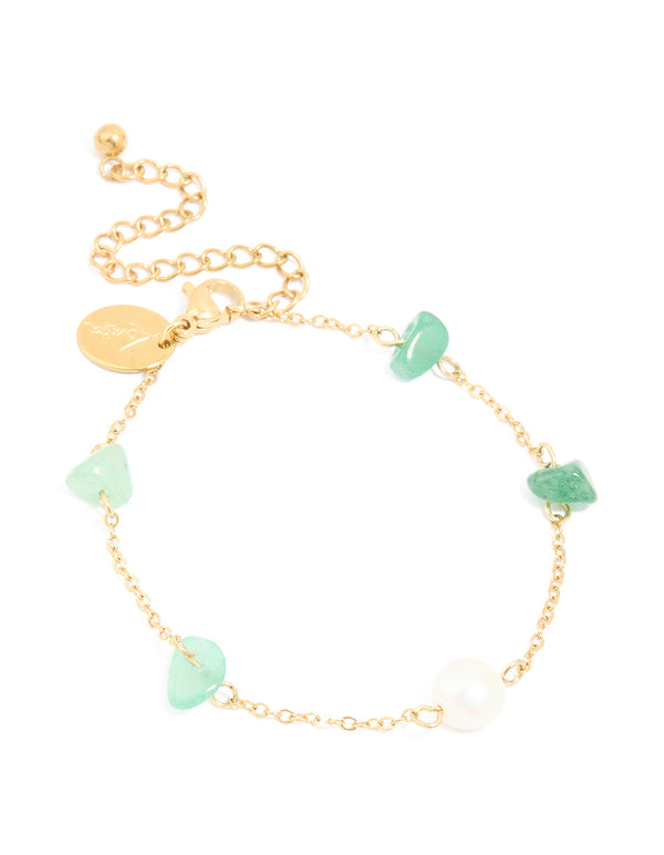 Discover a waterproof gold-plated stainless steel bracelet featuring pearl beads and green semi precious stone chips front view