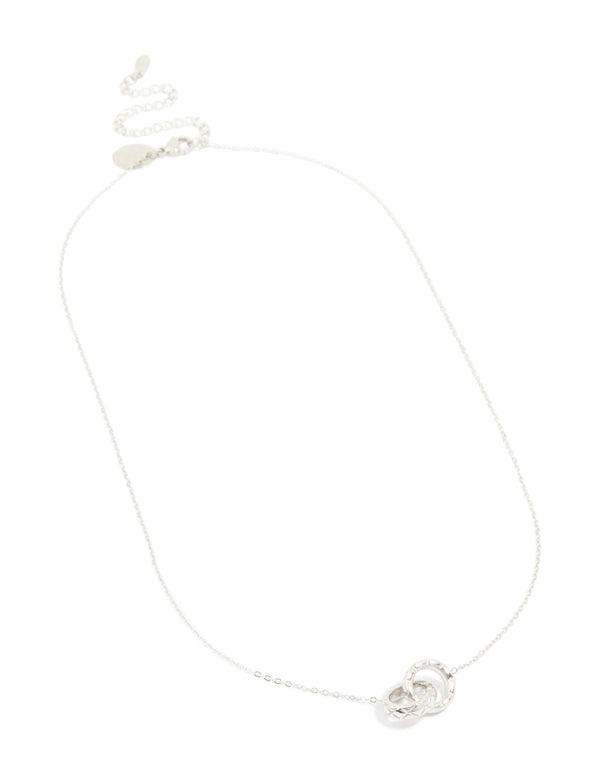 Presenting a waterproof stainless steel textured linked circles pendant necklace in silver with dainty styling front view