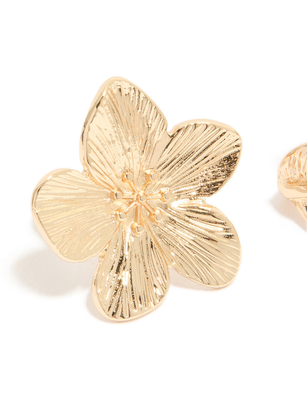 Featuring gold flower rings 3-pack with floral leaf pattern close up view