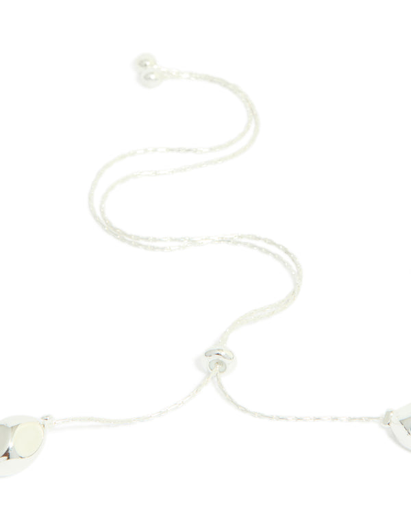 Beautifully crafted silver plated adjustable necklace with molten and freshwater pearl feature clasp detail view