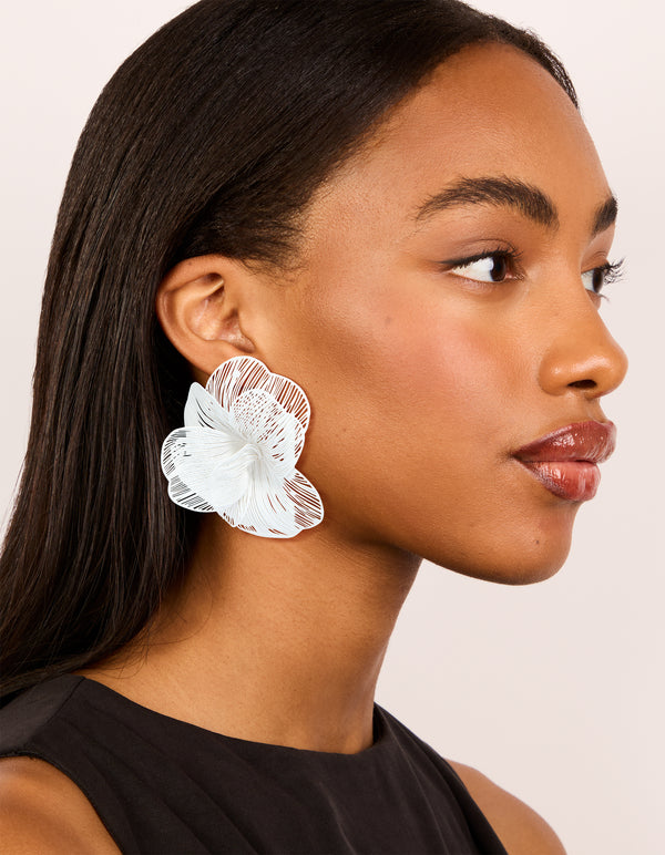 White Coated Metal Full Flower Stud Earrings