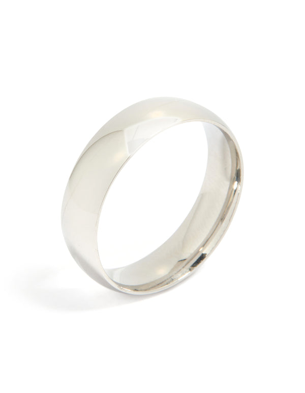 Designed with mens waterproof stainless steel smooth band ring in silver side detail view