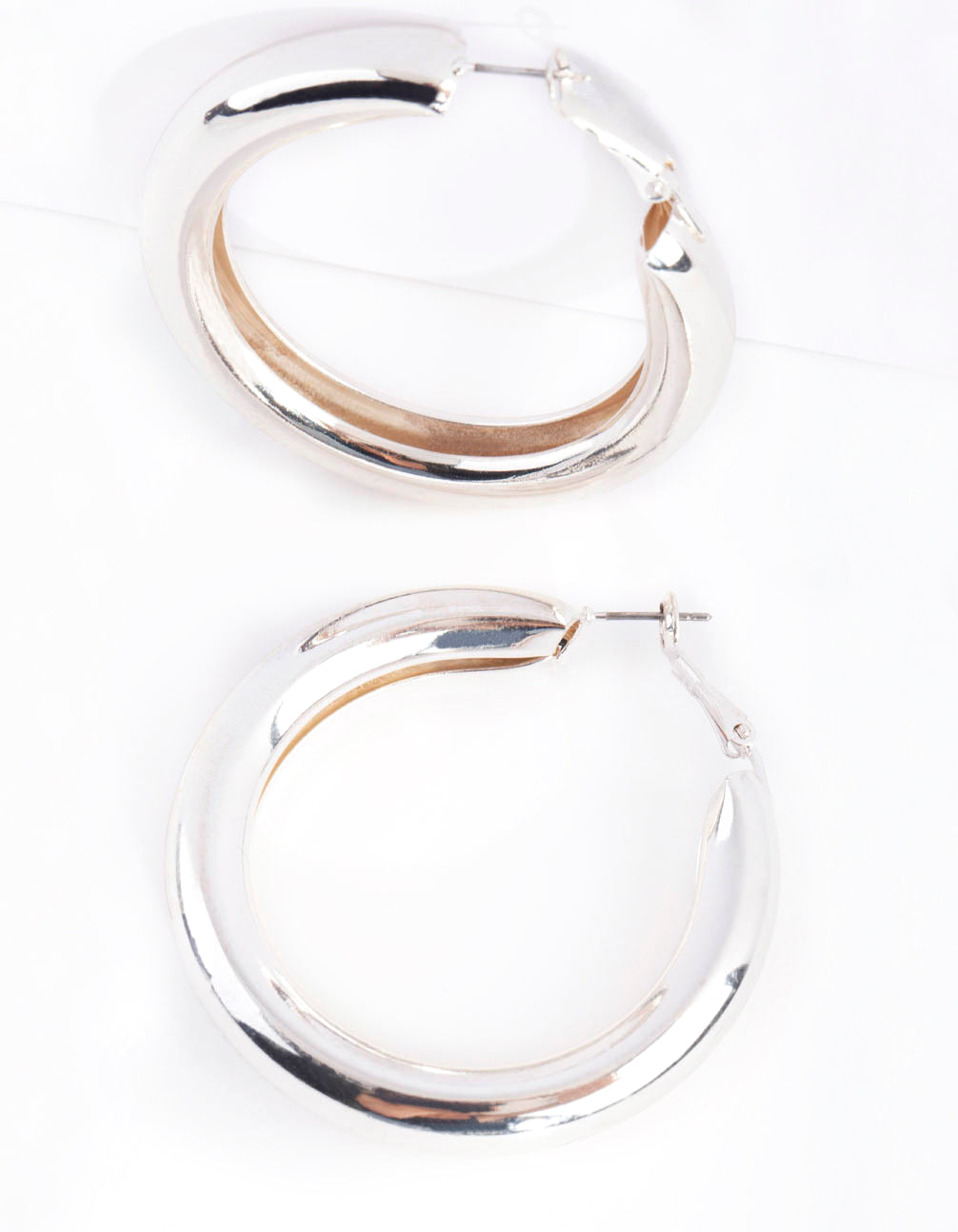Arranview Jewellery 20 mm Diameter Hinged Heavy Weight Sleeper Hoop Earrings in Sterling Silver Arranview Jewellery 20 mm Diameter Hinged Heavy Weight Sleeper Hoop Earrings in Sterling Silver