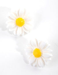 Plastic Daisy Stud Earrings - link has visual effect only