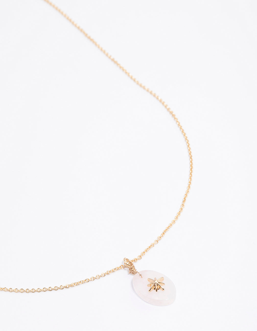 Gold Oval Star Pendant Necklace