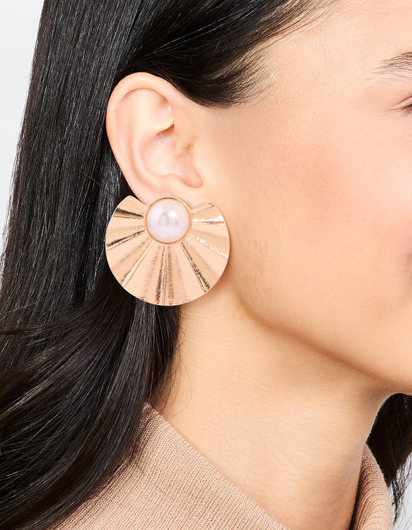 Gold Pearl Wavy Stud Earrings