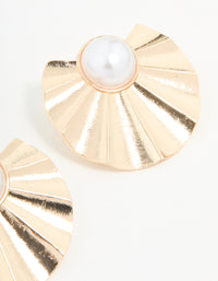 Gold Pearl Wavy Stud Earrings - link has visual effect only