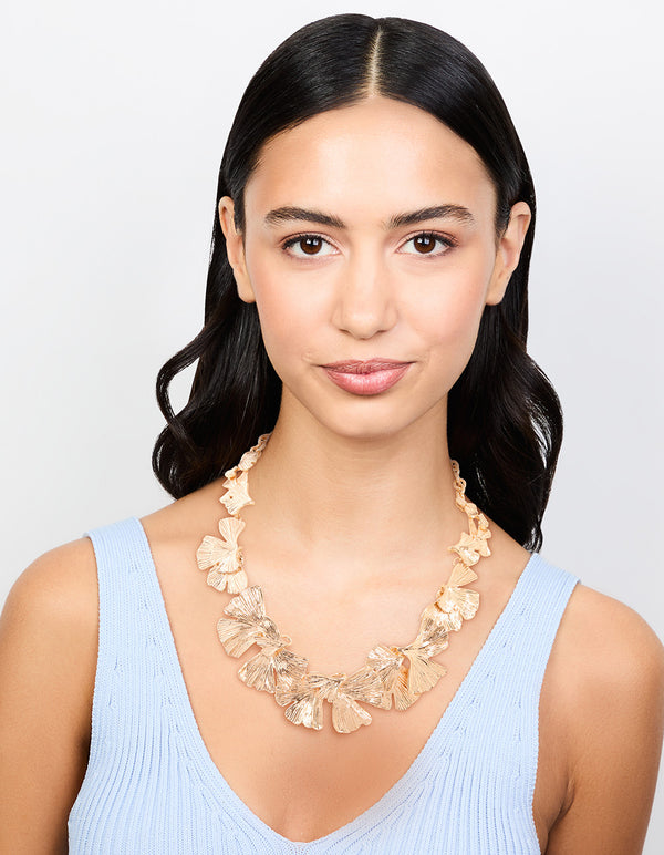 Gold Leaf Detail Short Necklace