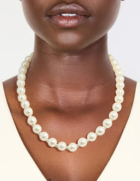 Silver Plated Diamante & Pearl Necklace - link has visual effect only
