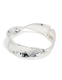 Elegant silver plated hammered twist hinged bangle front view - link has visual effect only