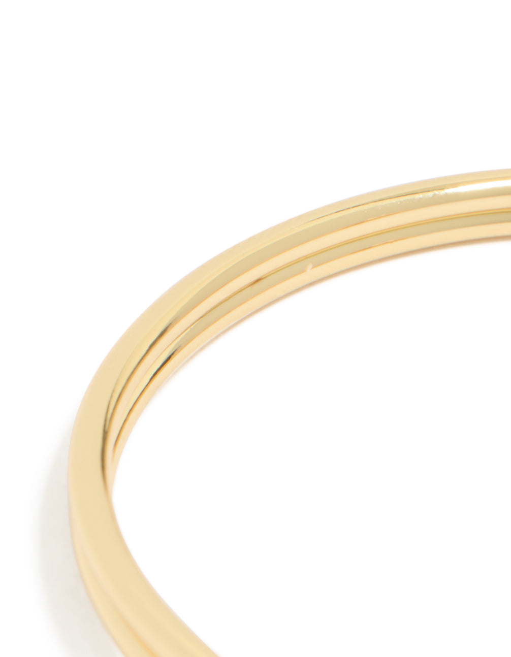 Highlighting the gold plated double knotted centre wrist cuff with dainty finish close up view