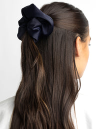 Large Navy Scrunchie - link has visual effect only