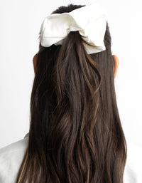 Large White Scrunchie - link has visual effect only